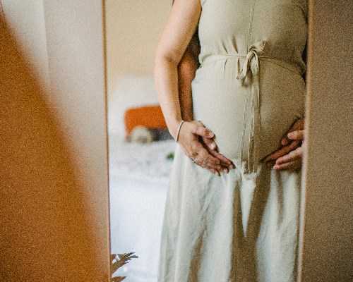 代妈代孕电话，49岁做试管婴儿成功率高吗？