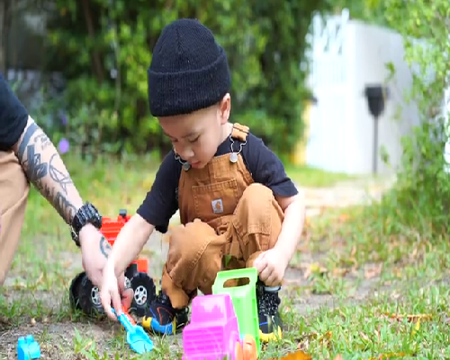 广西地下供卵市场价格,产后初乳要挤出来吗